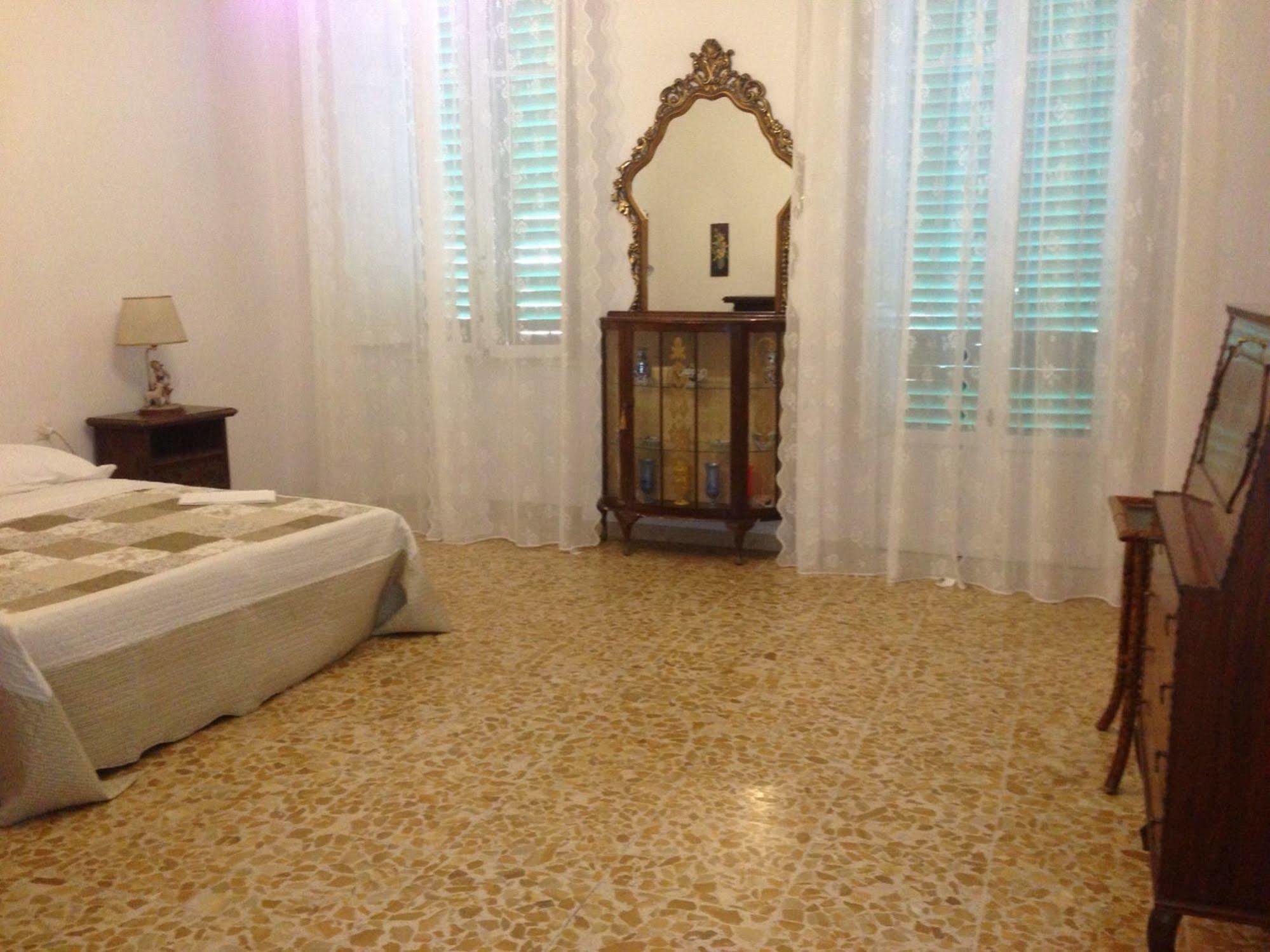 Alex Home Флоренция Экстерьер фото